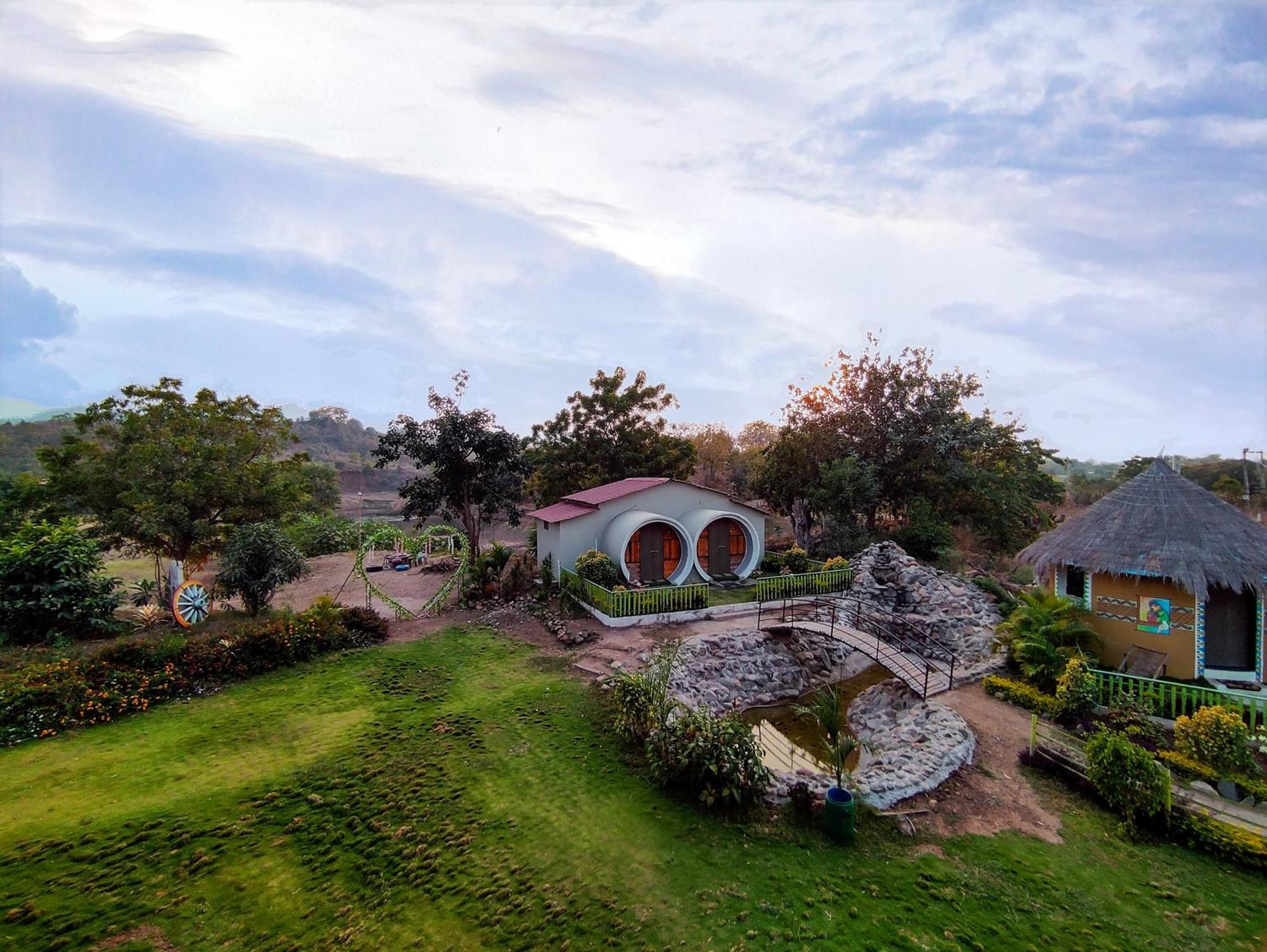 Van Vagdo Resort Rajpipla Exterior foto