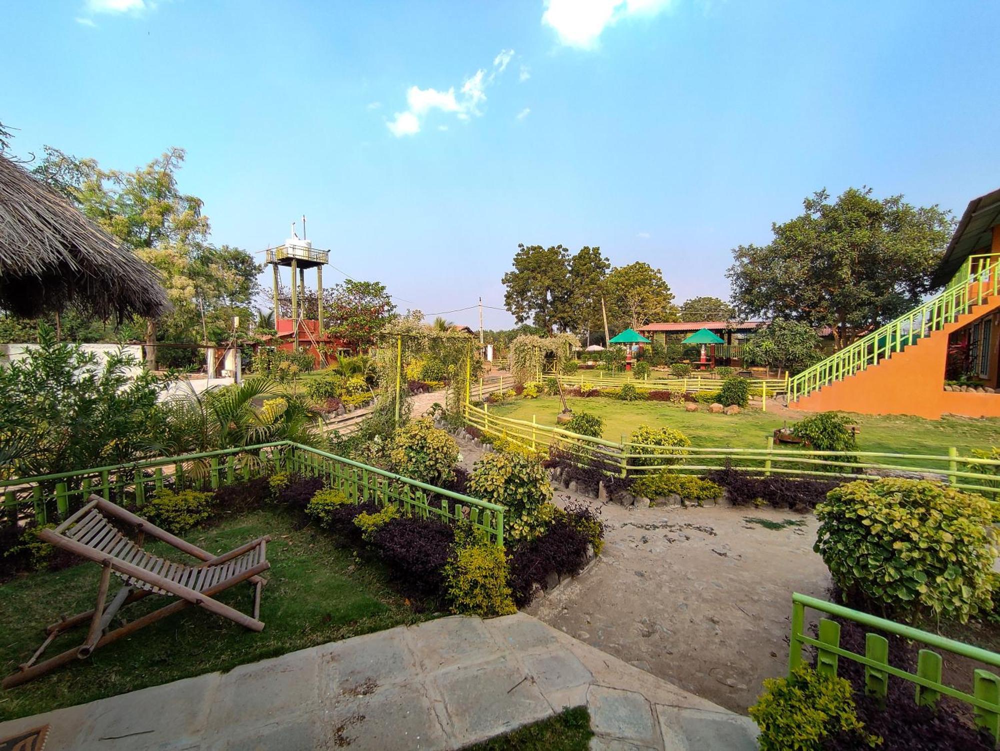 Van Vagdo Resort Rajpipla Exterior foto